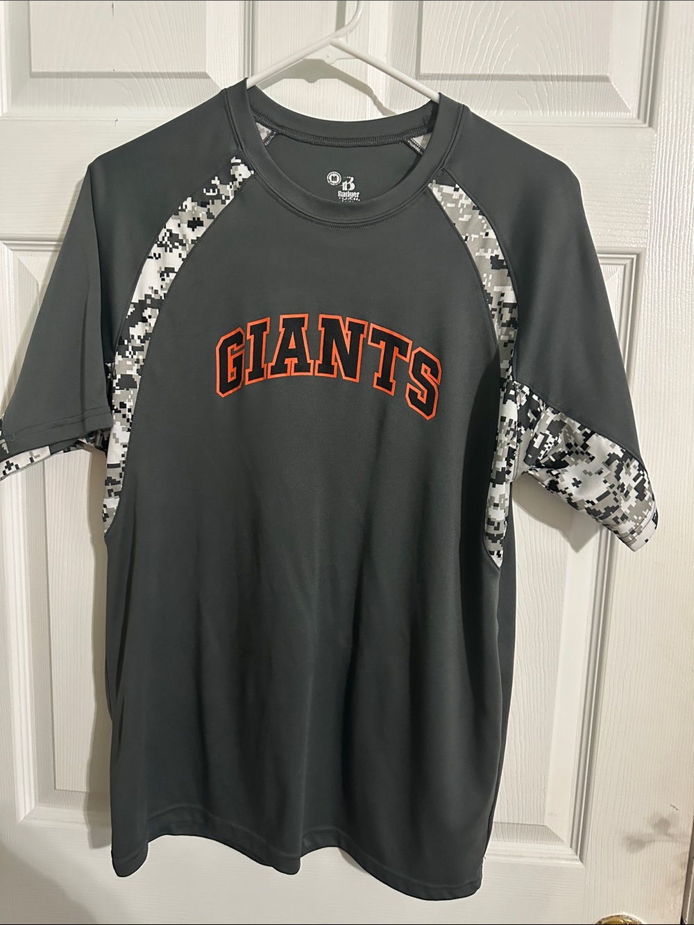 Giants Men's Dark Gray Athletic Shirt with Orange Logo